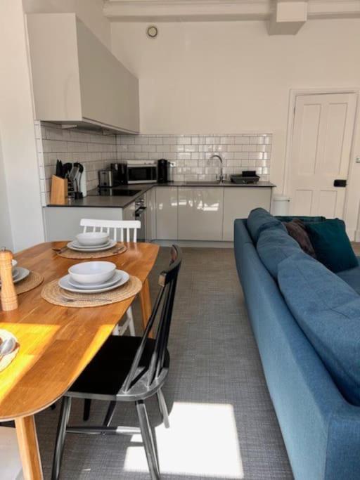 Modern Apartment Within Historic Chester City Walls Exteriör bild